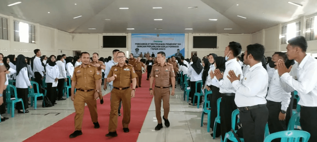 Penjabat Bupati Mesuji Serahkan SK PPPK Kabupaten Mesuji&nbsp;Formasi