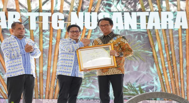 Pj Bupati OKI Raih Penghargaan Bergengsi ‘Lencana Bakti Inovasi Desa’ dari&nbsp;Kemendes