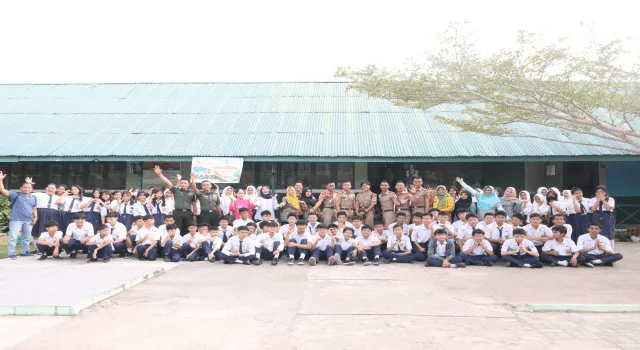 Pelajar SMP Kartika XVII-1 Antusias Ikuti Sosialisasi Rekrutmen Calon Taruna&nbsp;Akmil