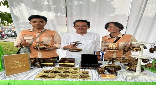 Lewat Kreasi Kriya ‘Batoku Jambi’, Mahasiswa FEB UNJA Terpilih sebagai Wirausaha Unggulan Bank Indonesia&nbsp;2024