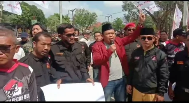 Sampaikan Aspirasi Gabungan LSM dan Ormas Gelar Aksi Damai di Kantor DPRD&nbsp;Muba