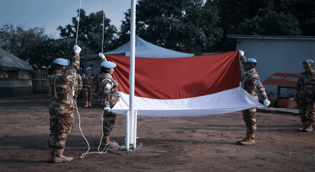 Pasukan Perdamaian Laksanakan Upacara HUT Ke-79 RI Di Bumi&nbsp;Afrika