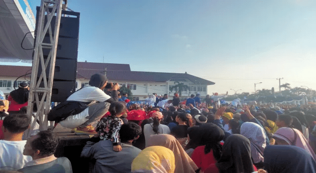 Bertabur Doorprize, Warga Tumpah Ruah Ikuti Senam Bersama&nbsp;Demokrat