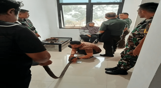 Ratusan Amunisi Dan Magazen Diserahkan Warga Ke Kodim&nbsp;0418/Palembang